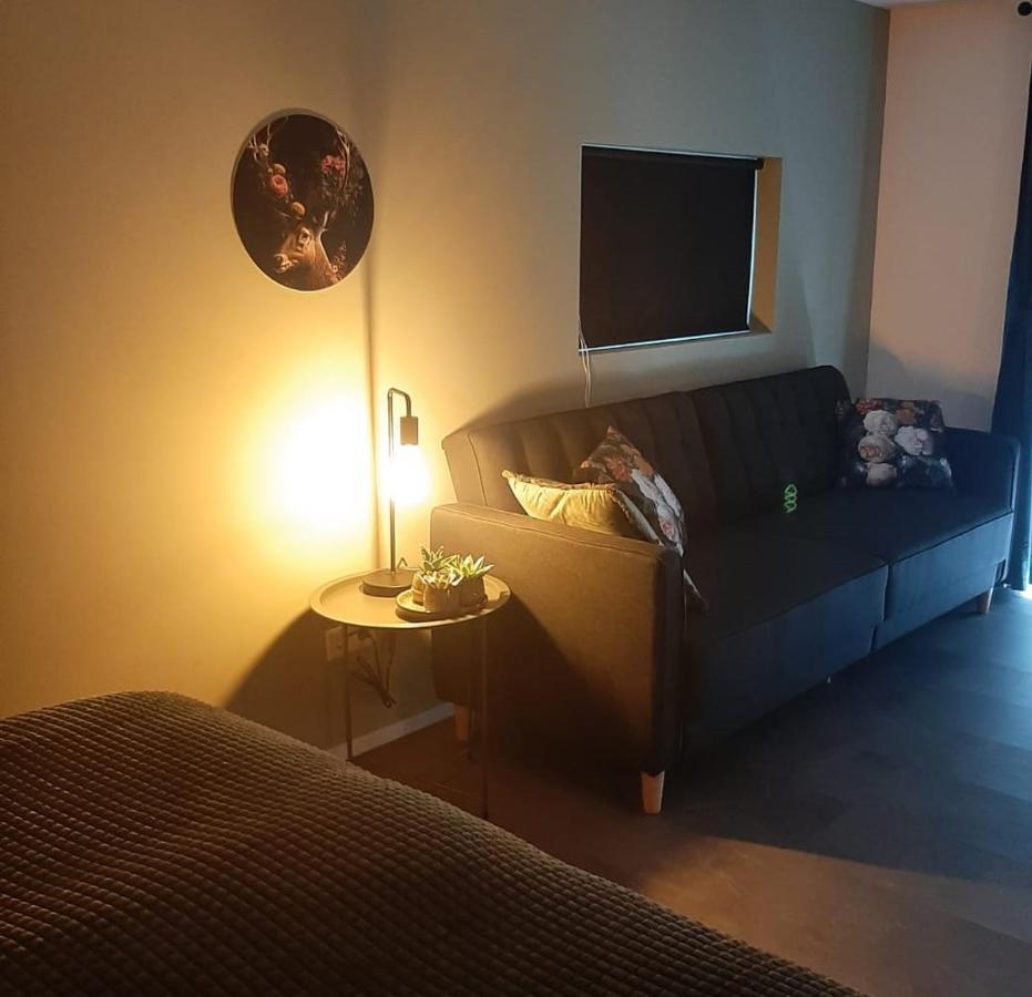 Grutsk Op 12 Bed & Breakfast Drachten Ngoại thất bức ảnh